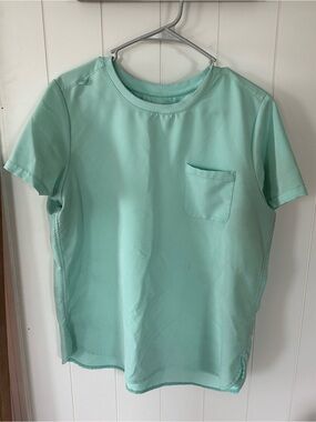 Women’s Resurge Mint Short Sleeve Pocket Tee scrub top size L